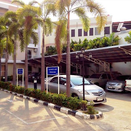 Baanbudsarin Apartment Sing Buri Eksteriør bilde