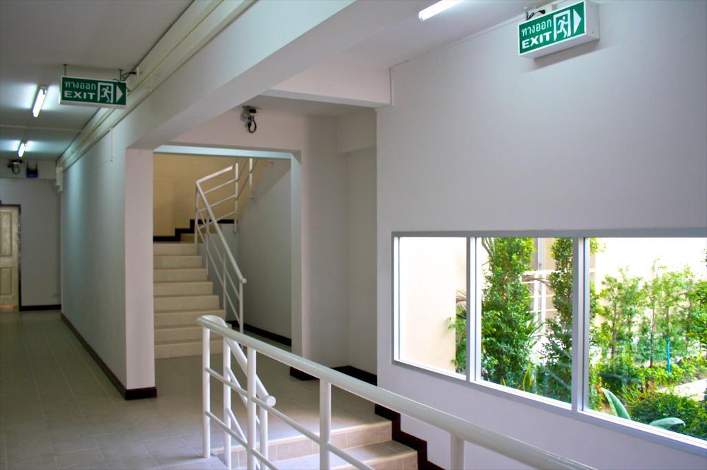 Baanbudsarin Apartment Sing Buri Eksteriør bilde
