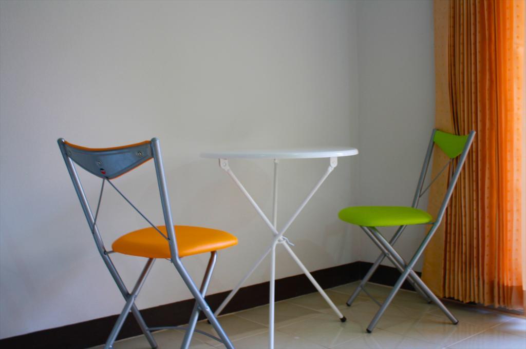 Baanbudsarin Apartment Sing Buri Eksteriør bilde