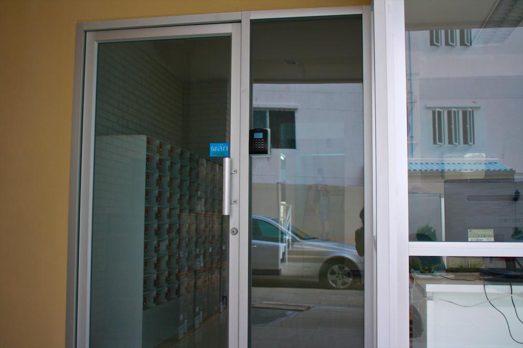 Baanbudsarin Apartment Sing Buri Eksteriør bilde